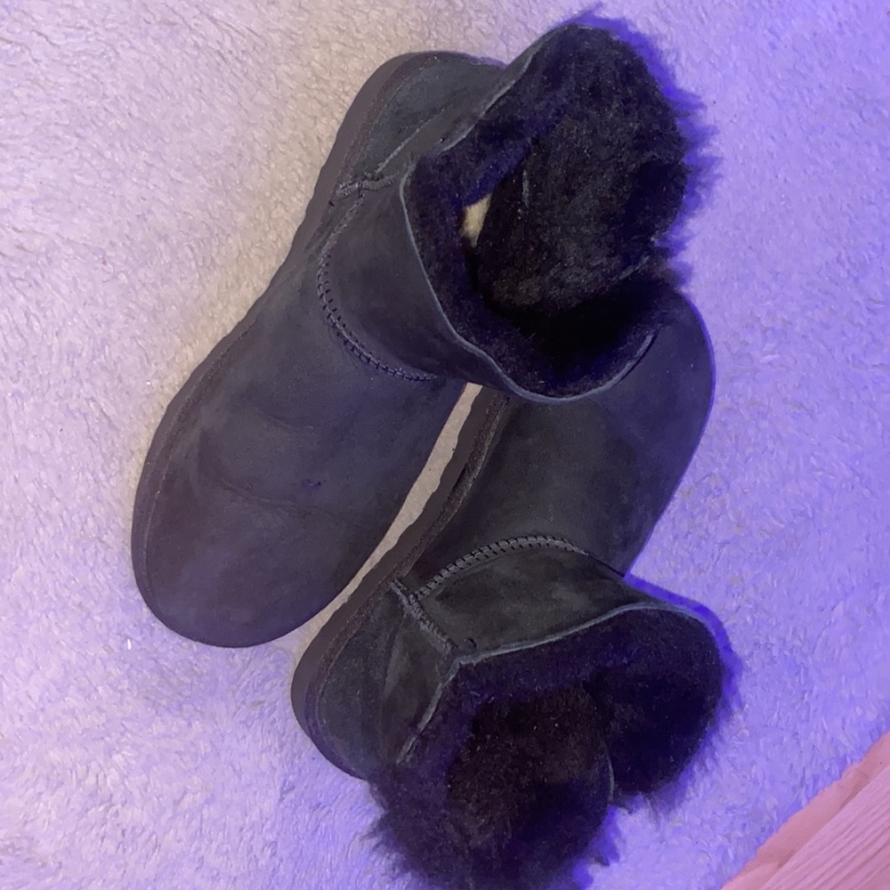 Uggs - image 3